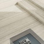 S010ar-um-travertino-silver-preluc-300150-amb5-part2-hallway-stairs